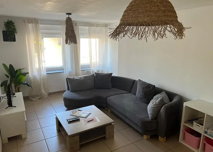 Le Familial 6 Personnes Wifi Parking Apartmán *